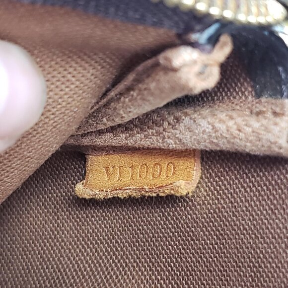 Authentic Louis Vuitton Pochette Accessories Monogram Shoulder Bag 490-120925 - Picture 14 of 15